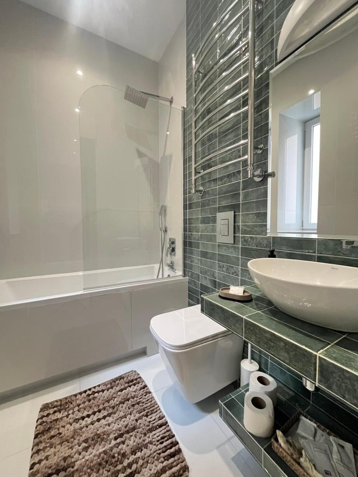 Favorit Apartments 2 Кім Безкоштовна Парковка Центр З Балконом Не Далеко Від Ж Д Вокзалу Звітні Документи Lviv Kültér fotó