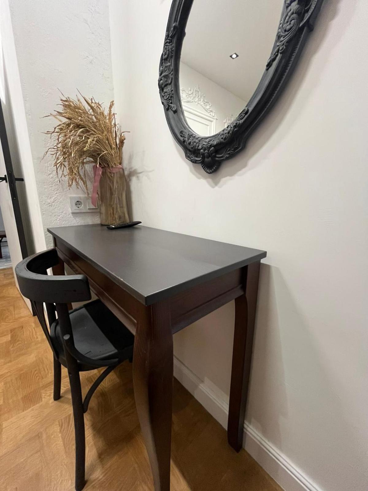 Favorit Apartments 2 Кім Безкоштовна Парковка Центр З Балконом Не Далеко Від Ж Д Вокзалу Звітні Документи Lviv Kültér fotó